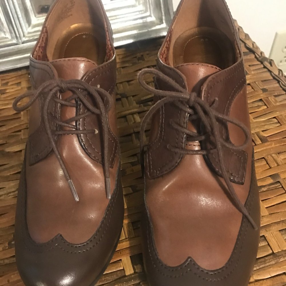 Naturalizer Two-tone Oxford tie-up